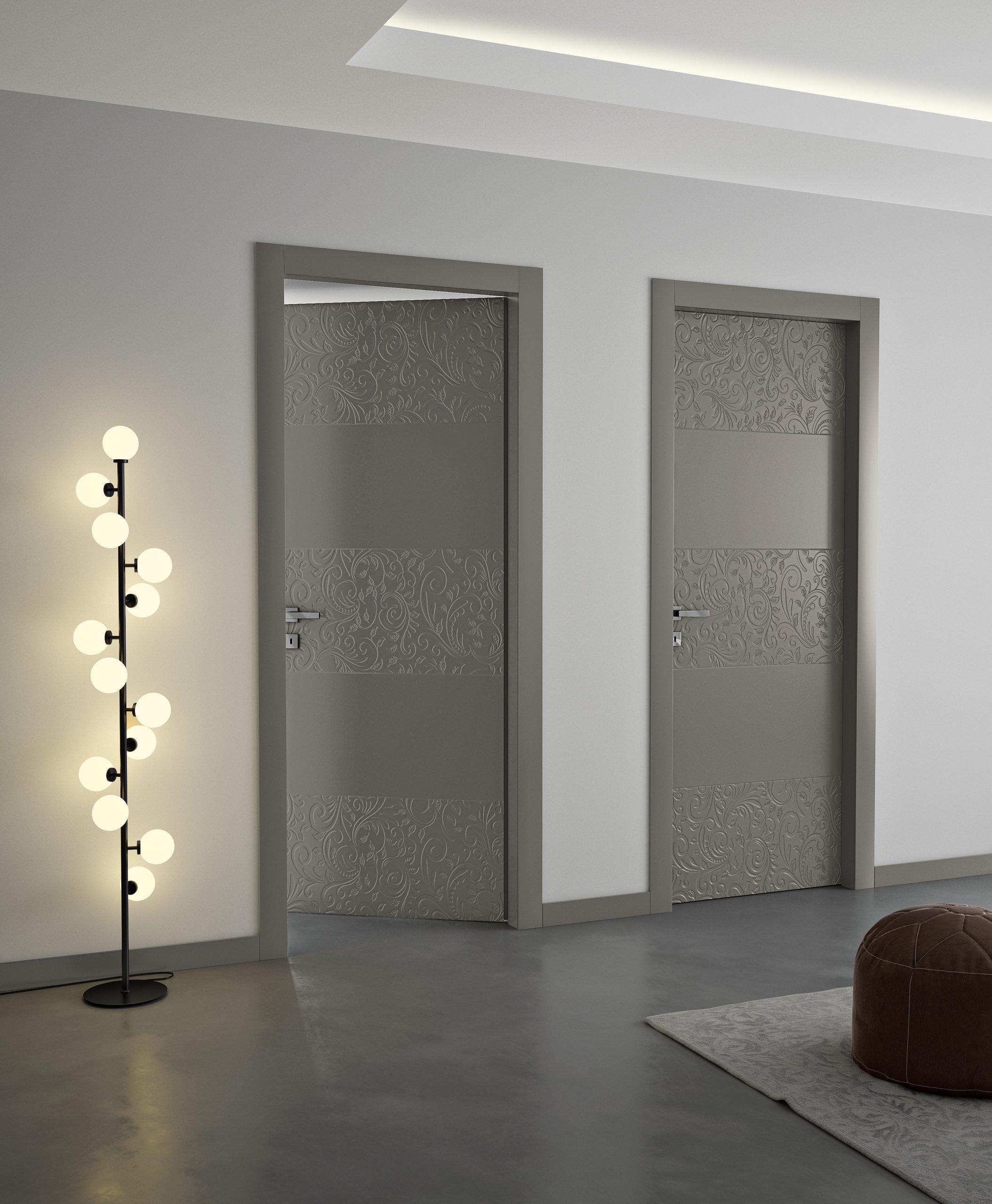 Casa moderna, infissi in legno e pvc bianchi